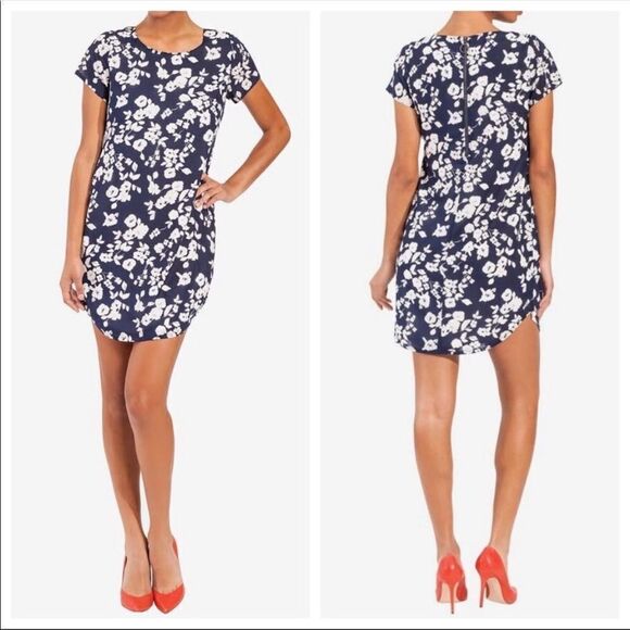 ✨HP✨Octavia Navy Blue Floral Short Sleeved Shift Dress✨ - Picture 1 of 9